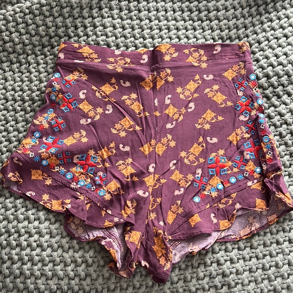 Xhilaration.. maroon high waisted flowy shorts.